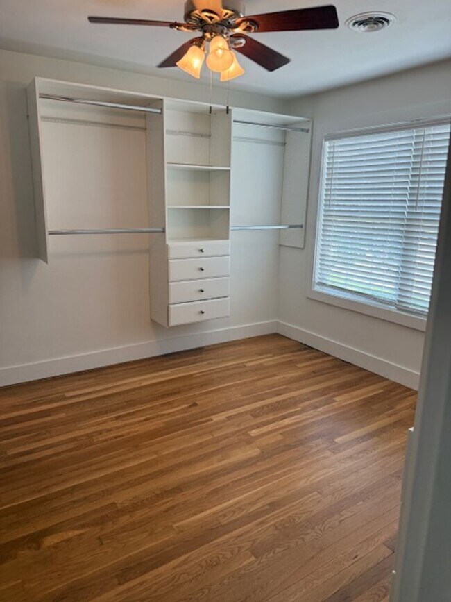 Building Photo - Beautiful remodeled home