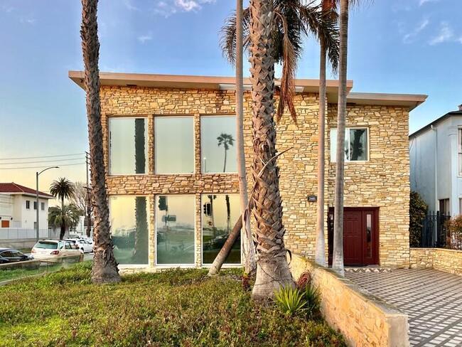 Building Photo - 3401 E Ocean Blvd