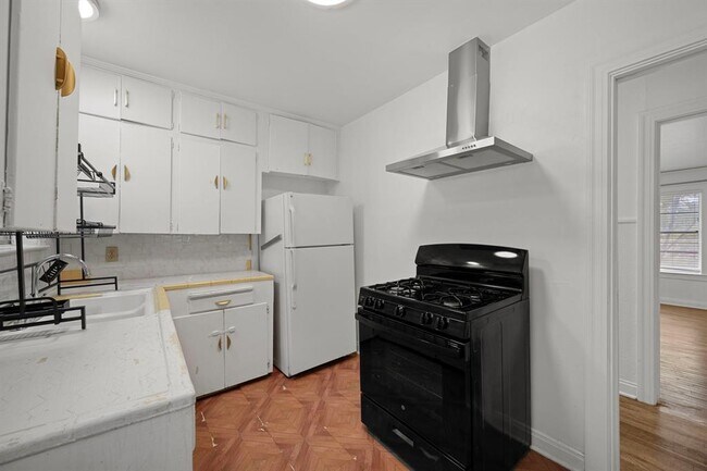 Building Photo - 1520 Ullrich Ave