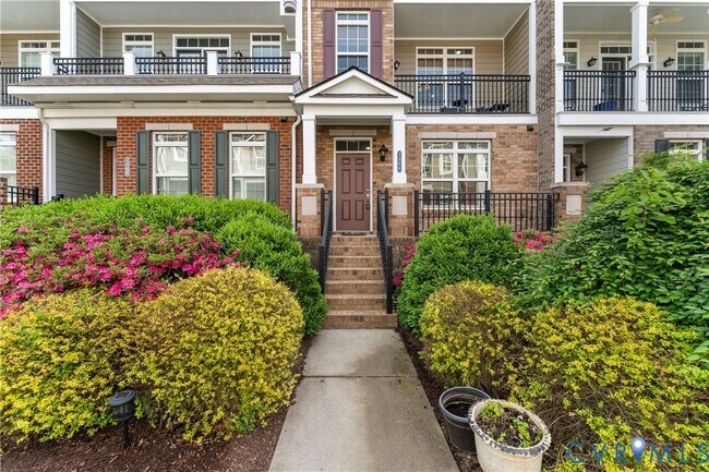 Building Photo - 3904 Village Townes Walk