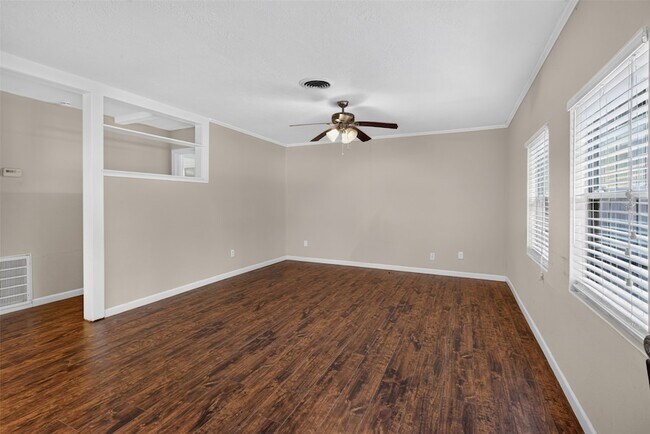 Building Photo - 5418 Grand Lake St