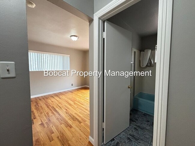 Building Photo - 708 Highland St