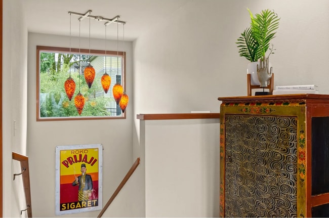 Building Photo - Stunning Portland Home with Open Floor Plan, Gourmet Kitchen, and Spa-Like Bathroom!