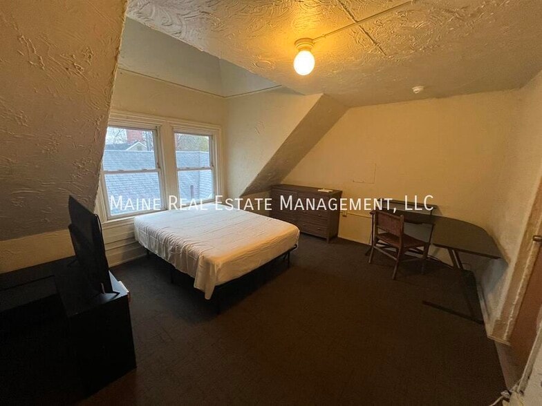 Primary Photo - 133 Essex St