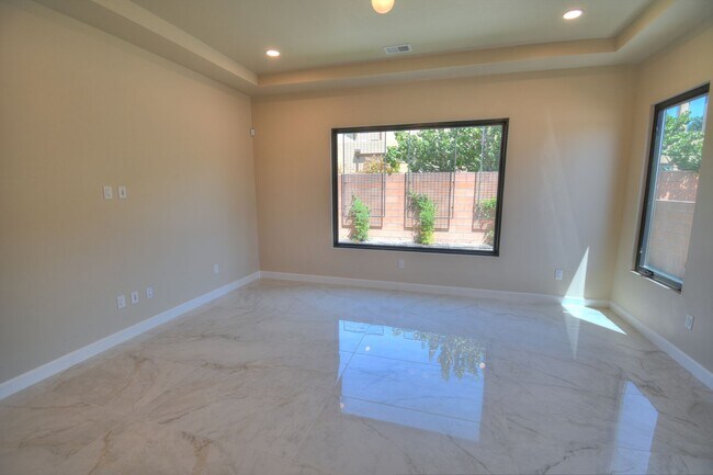 Building Photo - Brand New 3bd/2ba Available