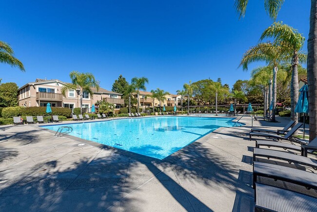 Building Photo - Serenity and Luxury Abound in Eastlake!