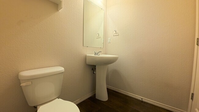 Building Photo - 17 Parador Ct