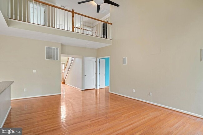 Building Photo - 43513 Lucketts Bridge Cir