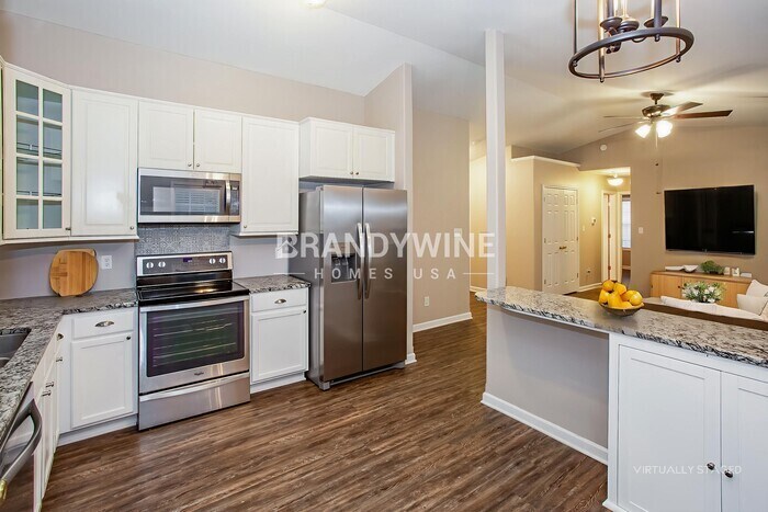 Building Photo - 5704 Shining Oak Ln