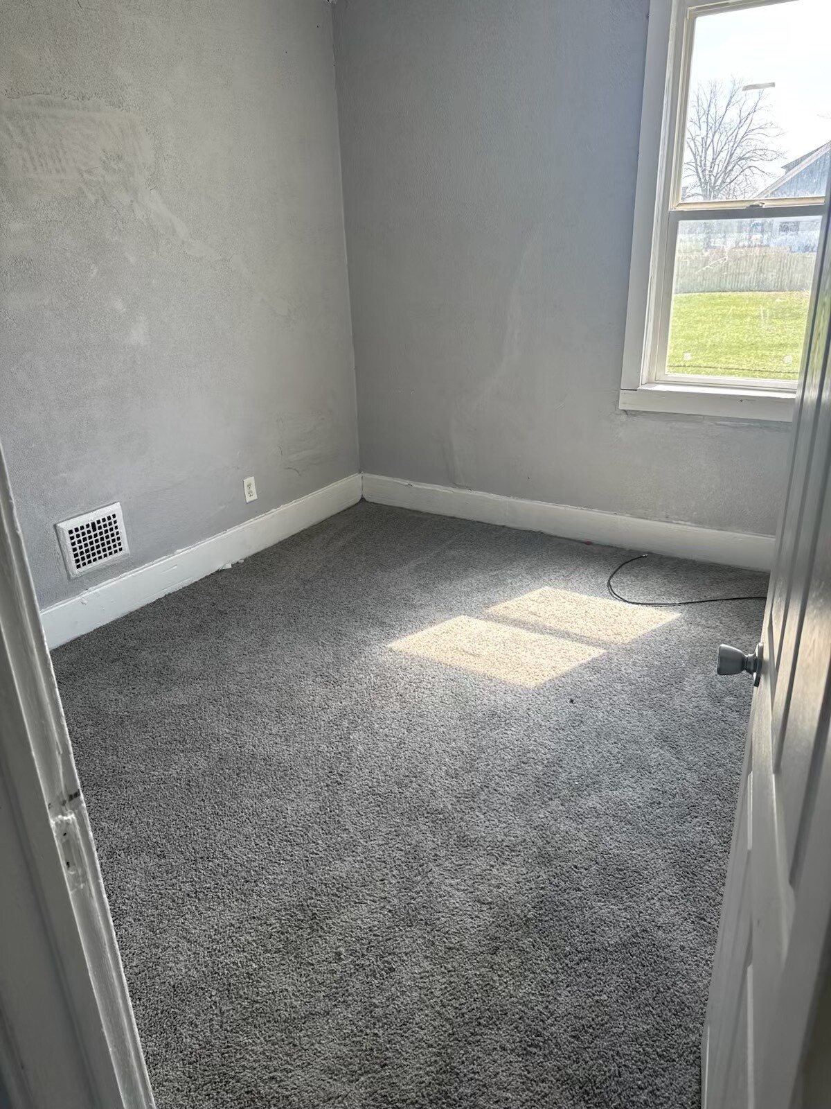 Building Photo - 9845 Belleterre St