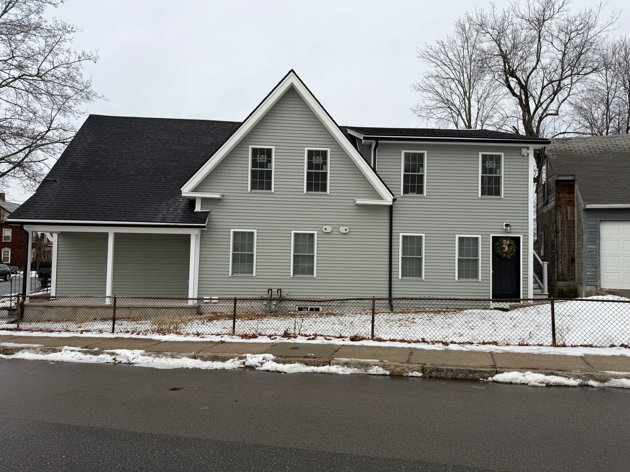 Building Photo - 18 S Main St