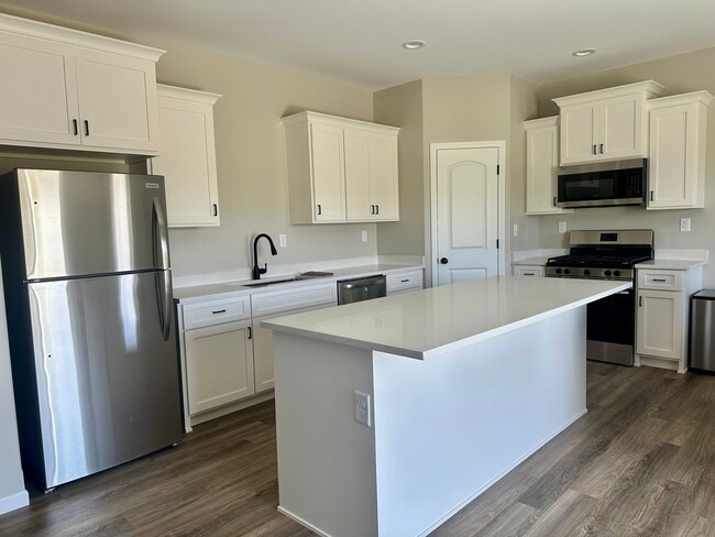 Building Photo - 1319 Sioux Turn