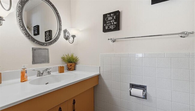 Building Photo - 2700 Bayshore Blvd