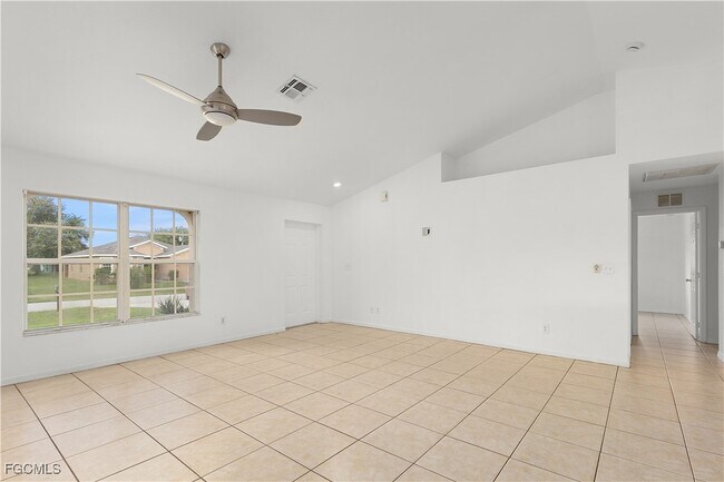 Building Photo - 127 SW 11th Terrace