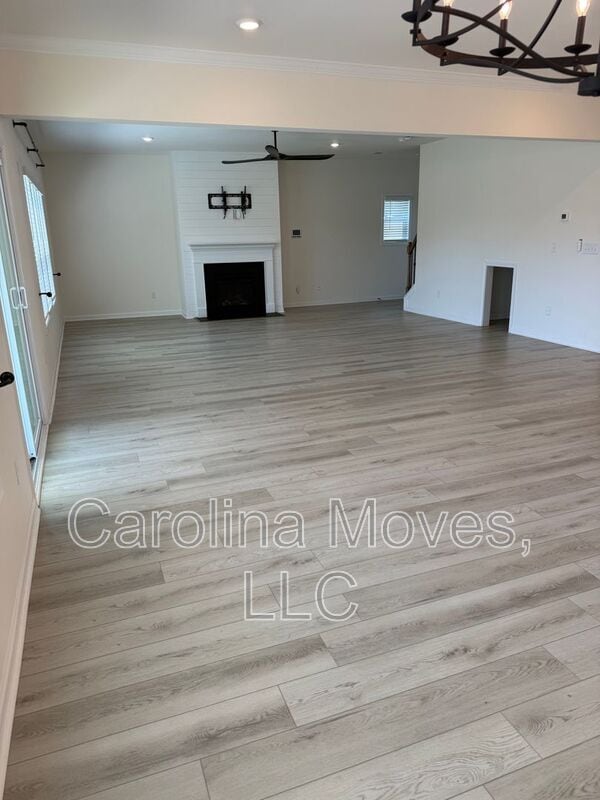Building Photo - 903A Gibbons Street