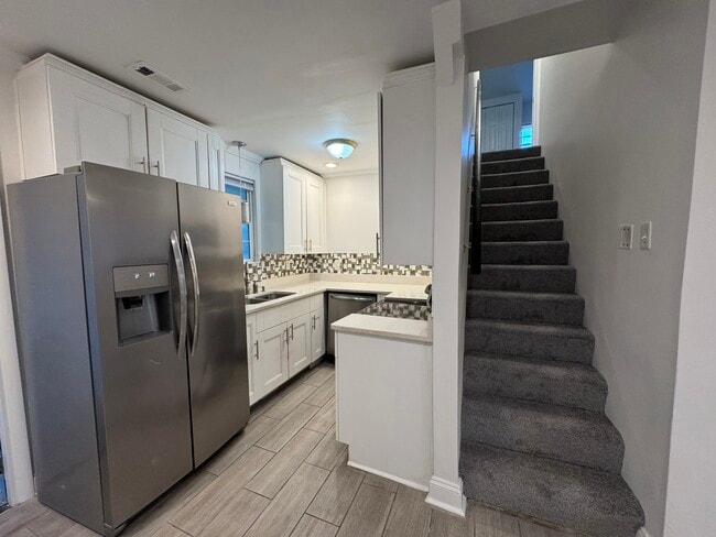 Building Photo - 515 Chapel St