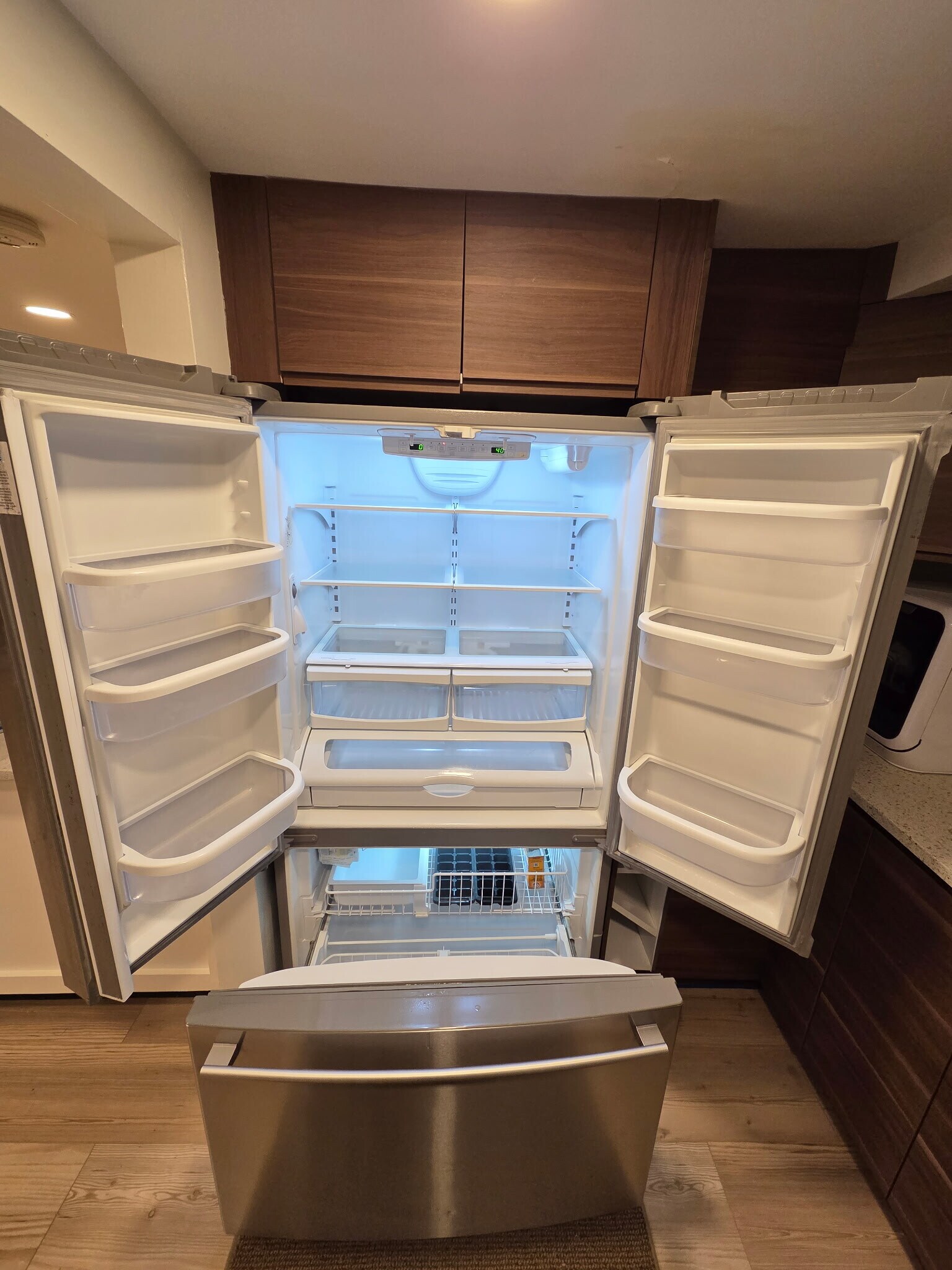Full Size Fridge - 482 Columbus Ave