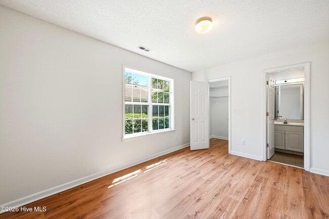 Building Photo - 118 Avondale Ave
