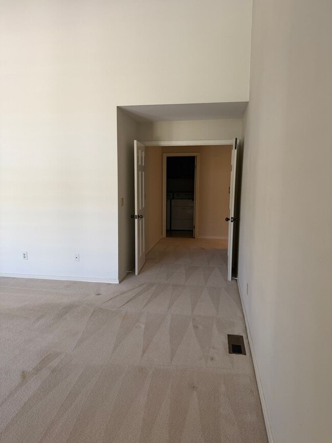 Building Photo - 742 Liquidamber Pl