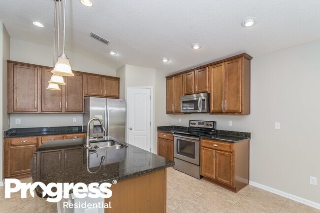 Building Photo - 15846 Canoe Creek Dr