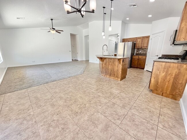 Building Photo - Beautiful Riverstone Home!!
