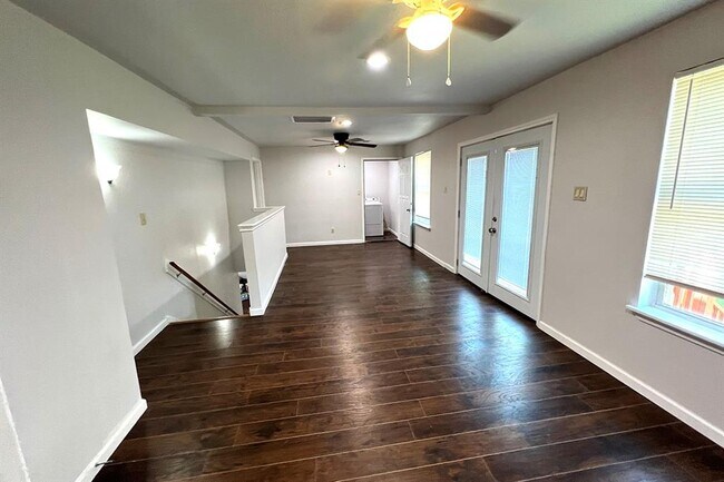 Building Photo - 3831 Cosby St