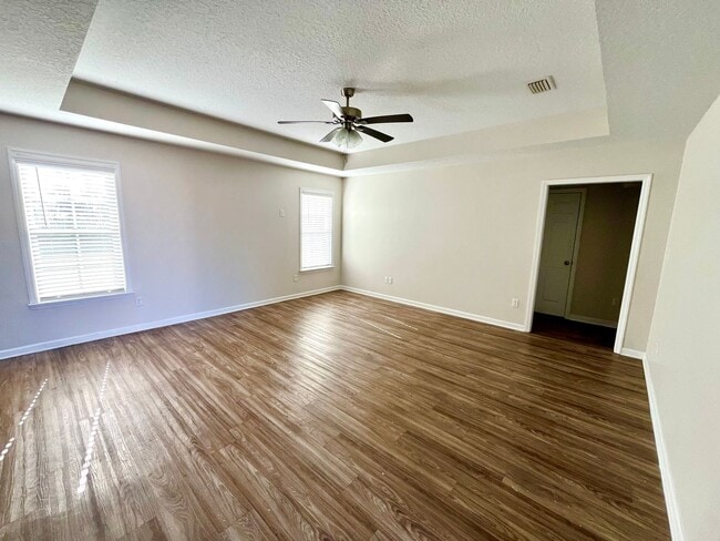 Building Photo - 2562 Tuscan Way