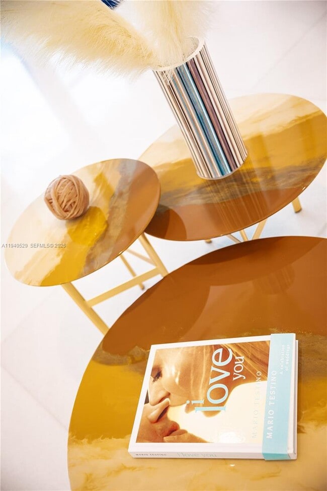 Building Photo - 700 NE 26th Terrace