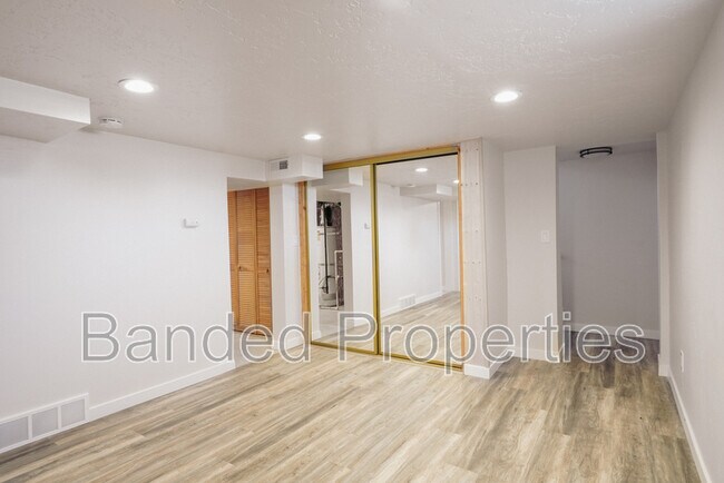 Building Photo - 351 E 4575 S