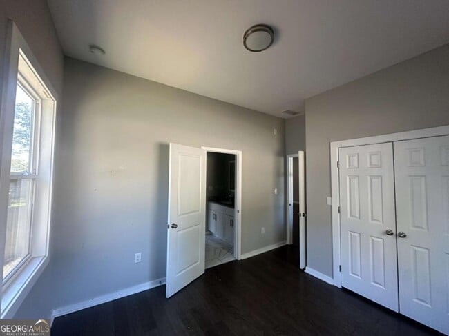 Building Photo - 1536 Montreat Ave SW