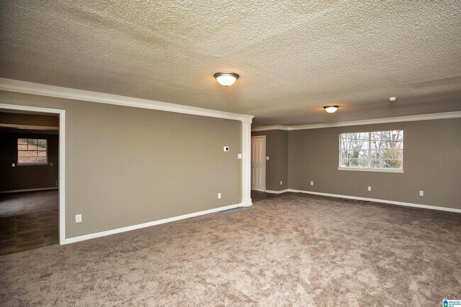 Building Photo - 8941 Glendale Dr