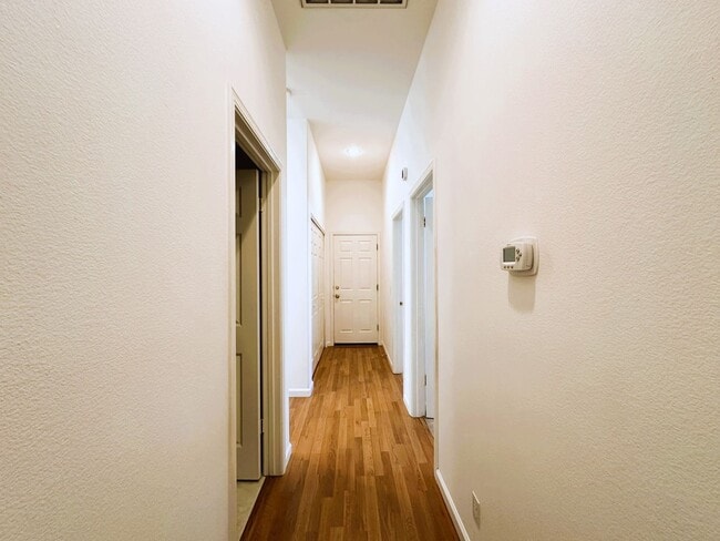 Building Photo - 2172 Dolen Pl