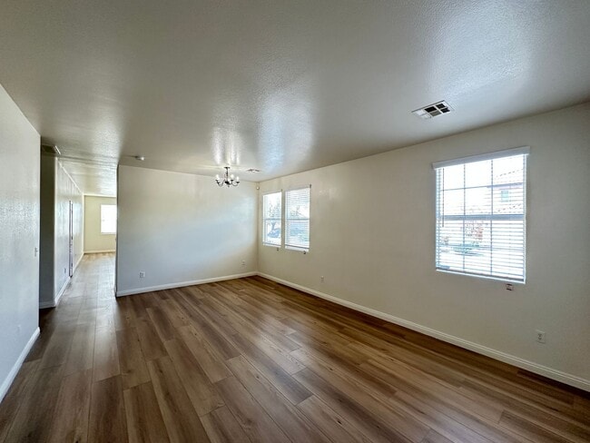 Building Photo - Bella Terra At Southern Highland