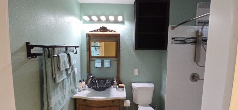 Building Photo - 4074 Vista Calaveras St