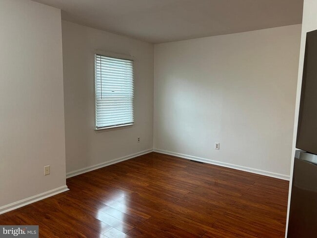 Building Photo - 1307 N Glen Dr