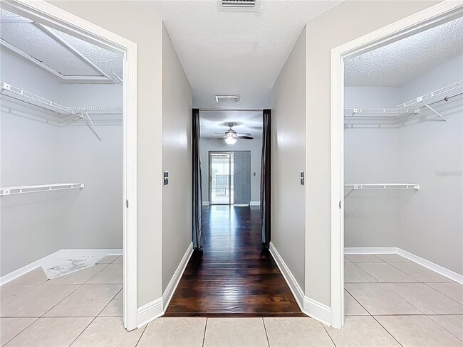 Building Photo - 9134 Sabal Palm Cir