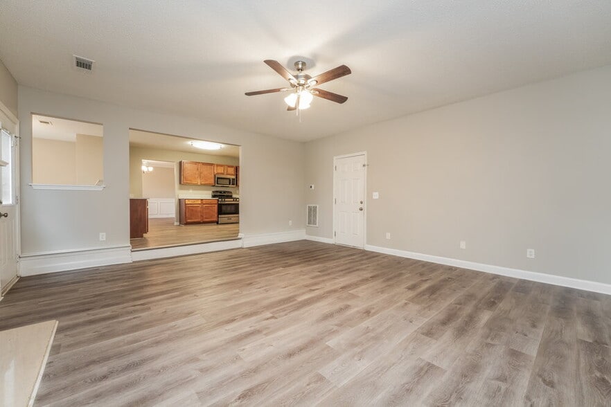 Building Photo - 1452 Shelnut Ct