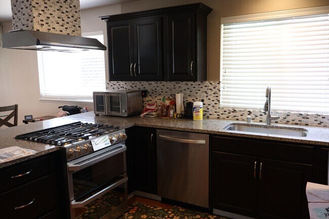 Building Photo - Fruitland Gem: 3BR/2BA with Finished Basement