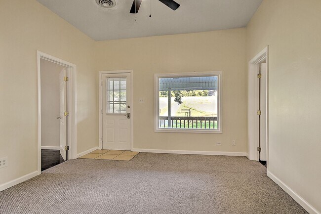 Building Photo - 875 S Pickens Bridge Rd