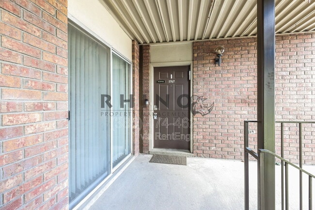 Building Photo - 1767 Willowbrook Dr