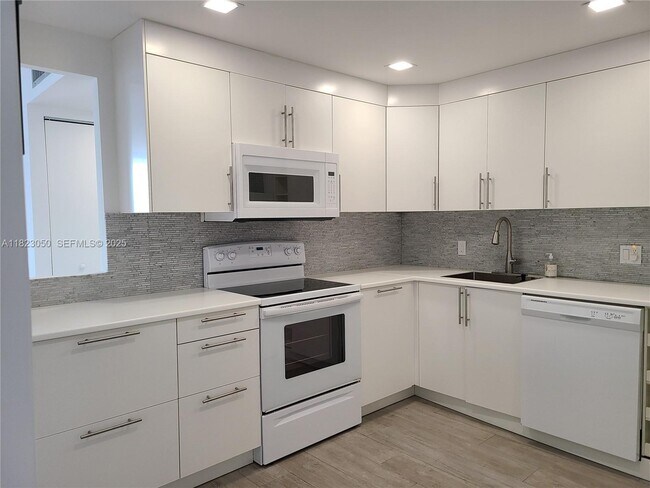 Building Photo - 2851 NE 183rd St