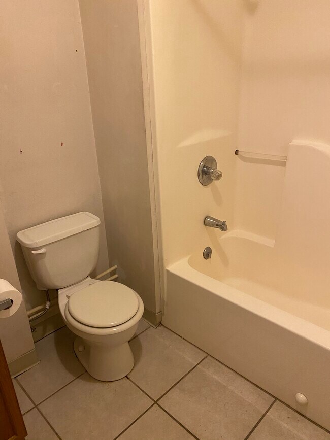 Building Photo - Cactus/Block - 2602