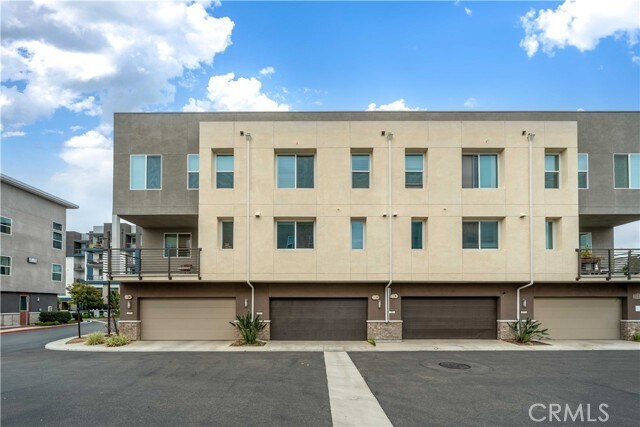 Building Photo - 213 Steely
