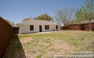 Building Photo - 927 Lipan Dr