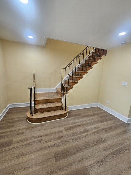 Building Photo - 2126 S Norwood St
