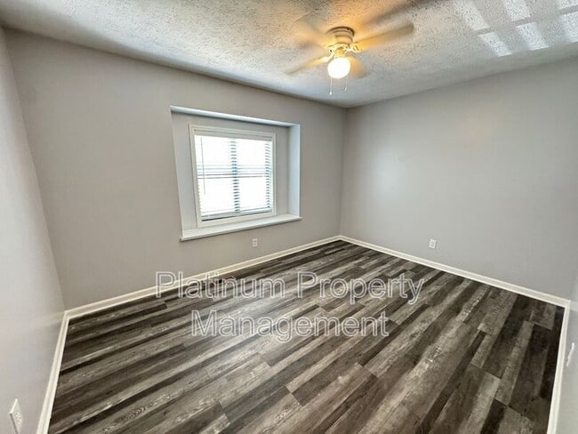 Building Photo - 4798 Rock Island Ln NW