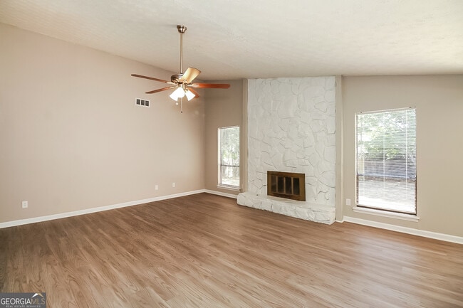 Building Photo - 8178 Winewood Way