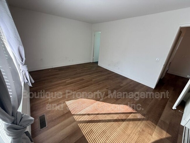 Building Photo - 11086 El Amarillo Ave