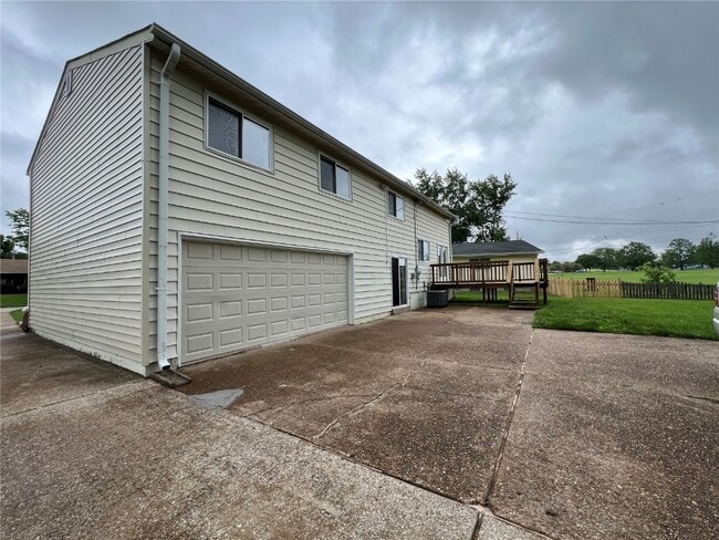 Building Photo - 2510 Woodsage Dr