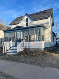 Building Photo - 17 E 16th St